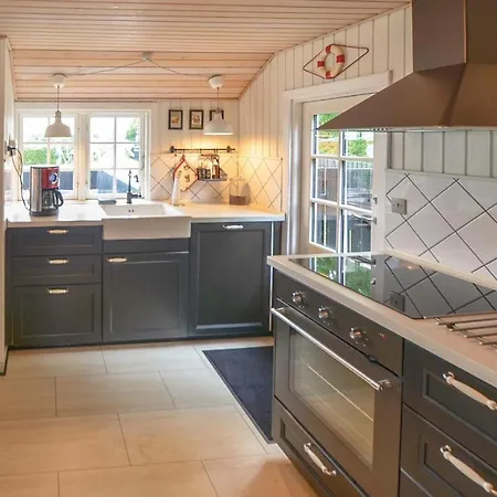 With Fireplace Xiv Nyaraló